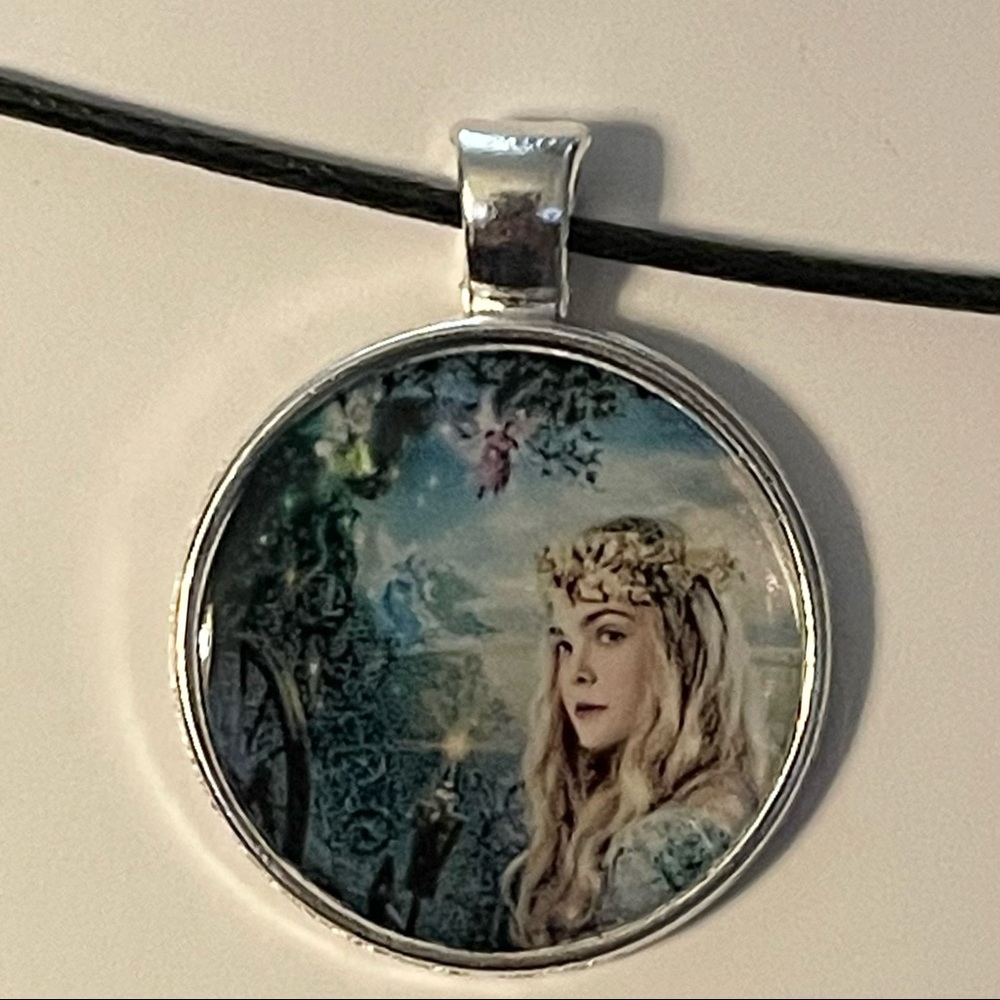 Aurora Cabochon Necklace